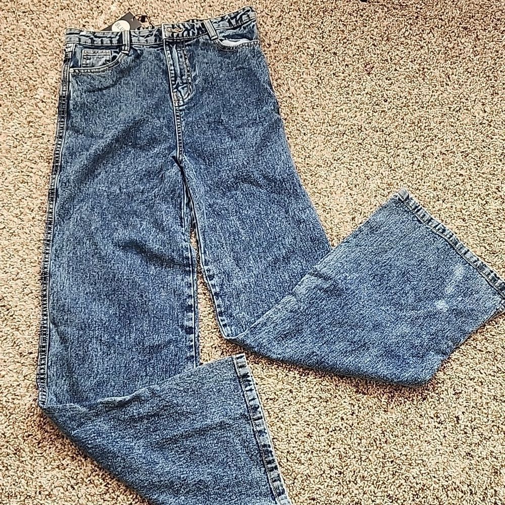 Wide Leg Flare Jeans Size 4 Vintage Wash NWT